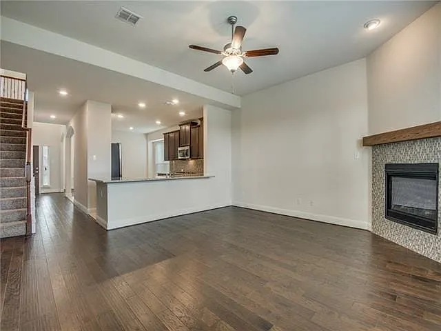 4 bed, 2461 sqft, $2,350 — Photo 2