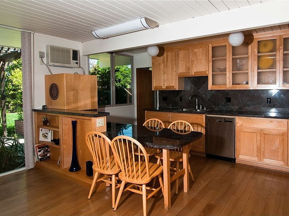 2nd image of 765 Devonshire Way
