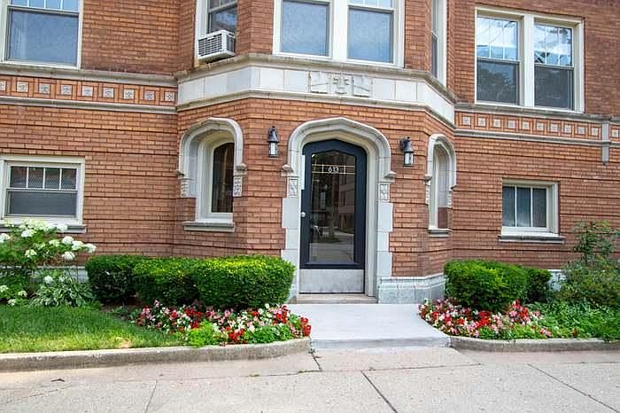 1st image of 613 Washington Blvd #1