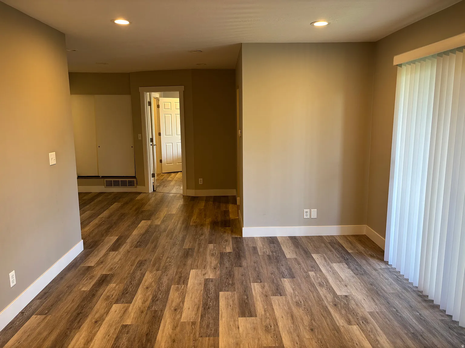 2 bed, 900 sqft, $1,495 — Photo 3