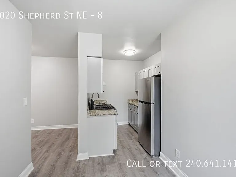 2020 Shepherd St NE #8 — Photo 2
