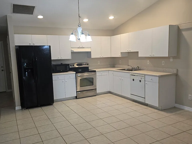 112 Plain View Dr #A — Photo 2