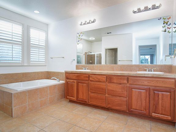 5th image of 350 Oroville Ct