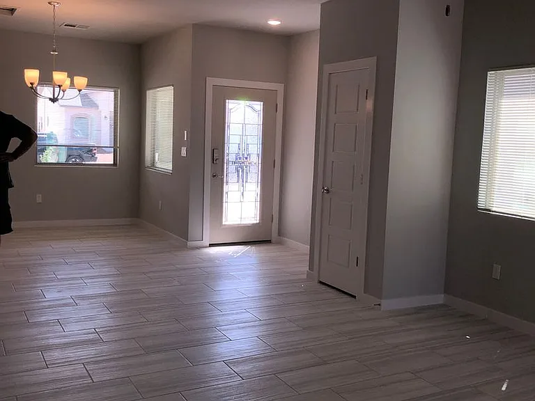 15125 Design Ct — Photo 4