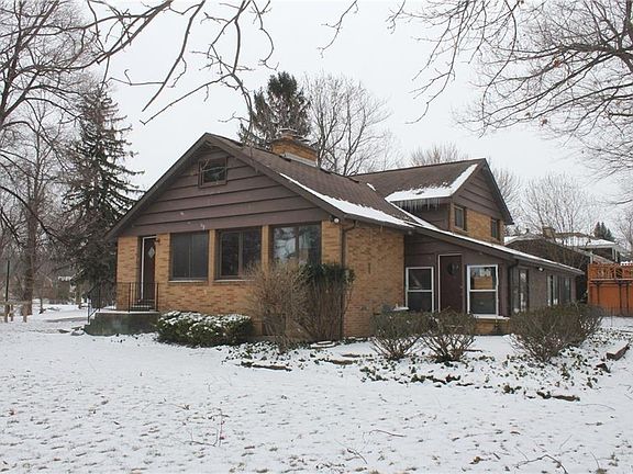2nd image of 64 Creek Hts