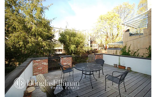 Sold by Douglas Elliman | media 18