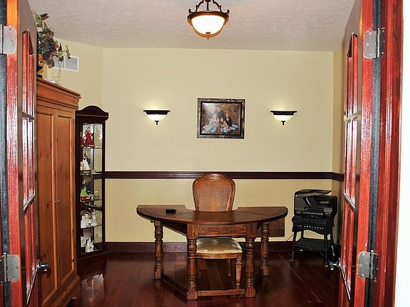 3rd image of 1045 Cape Coral Dr