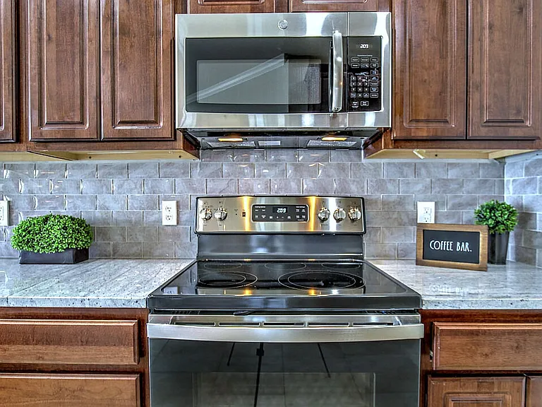 Towne Square Condos — Photo 8