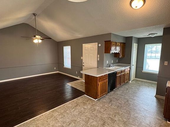 2nd image of 5864 Ashridge Place 38141 #Tn