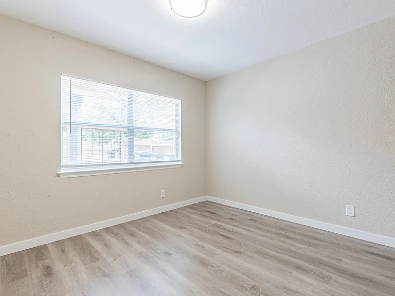 1366 Bayou Dr — Photo 24