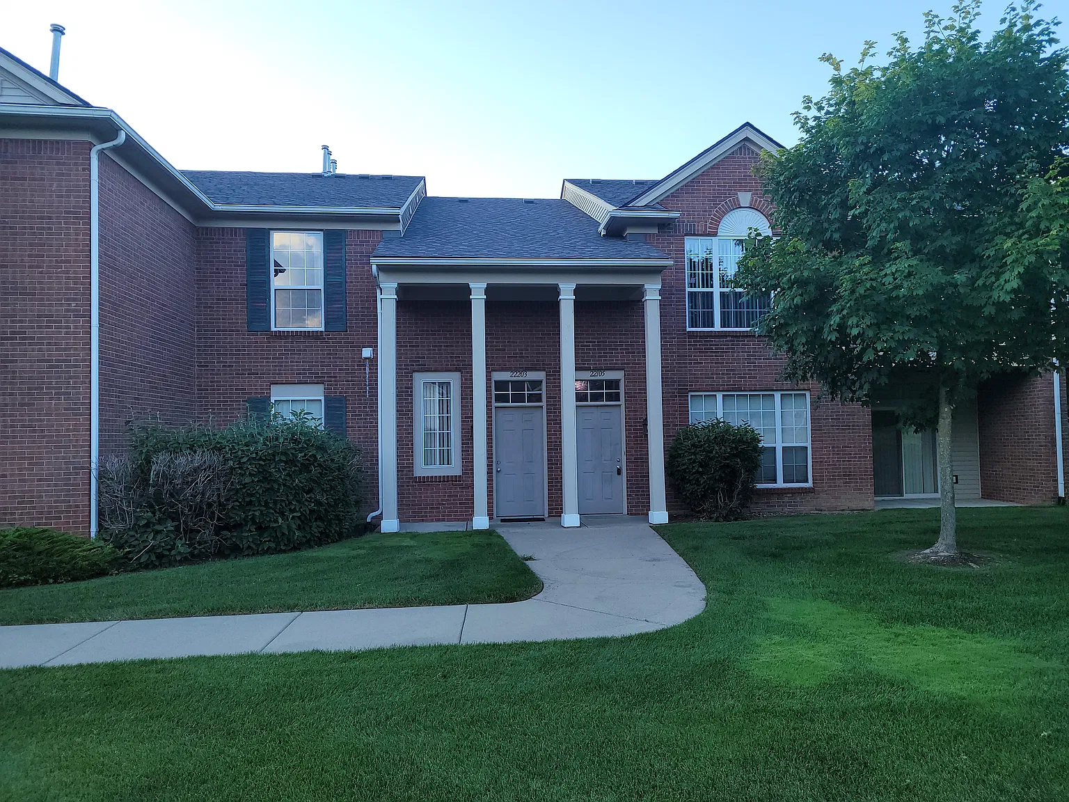 2 bed, 1500 sqft, $1,950 — Photo 2