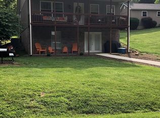 21261 Lakeshore Dr, Abingdon, VA 24211