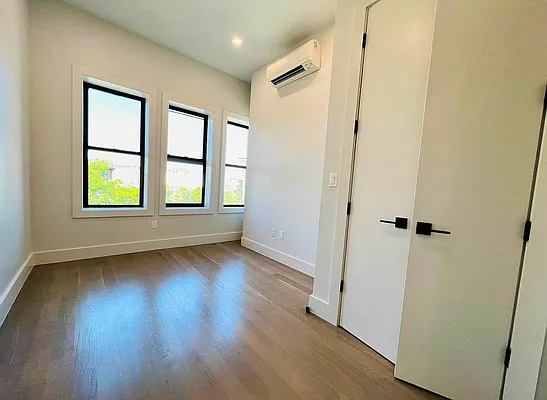 Rented by null | media 22