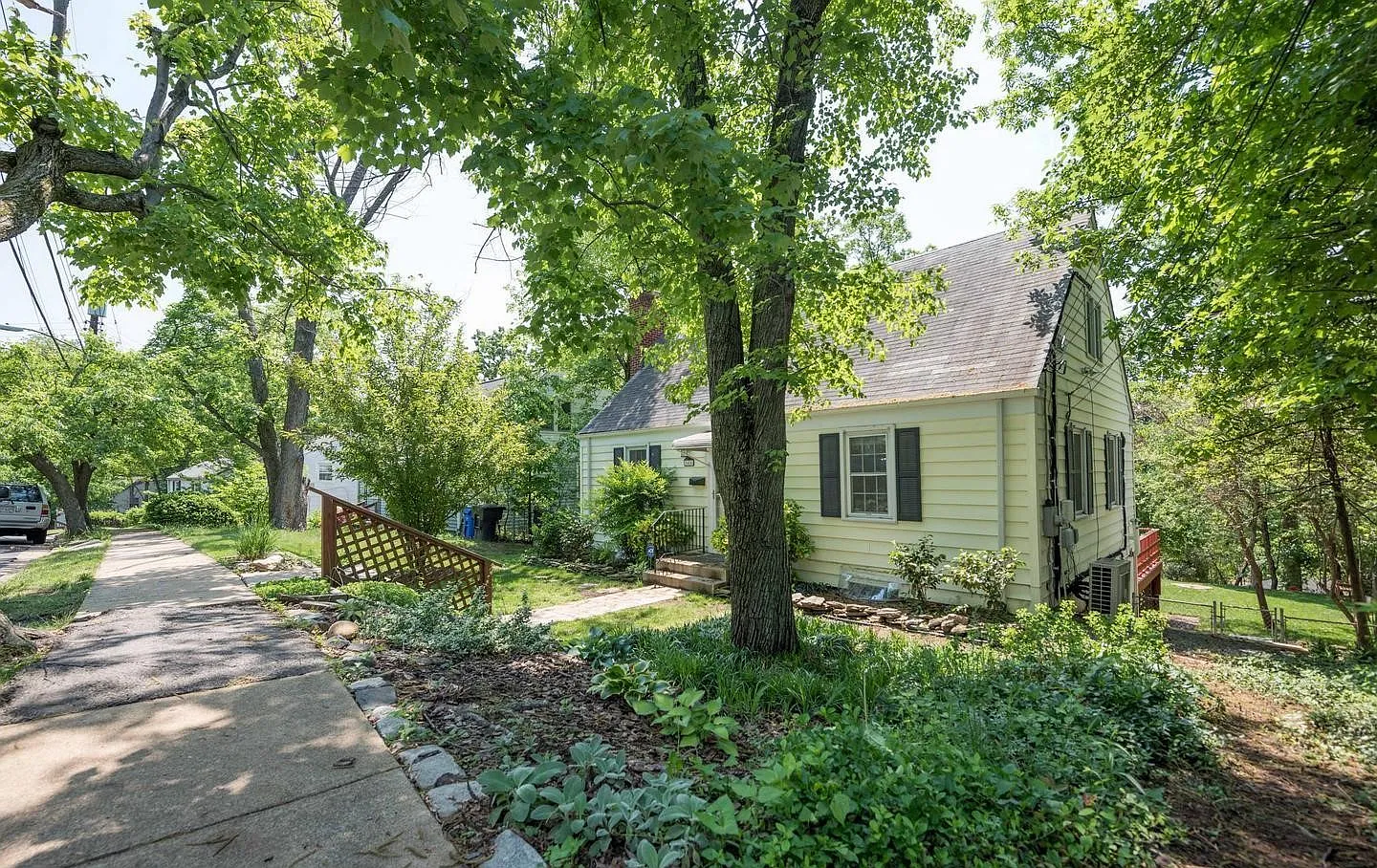 A012 2416 S Culpeper St - 1 — Photo 1