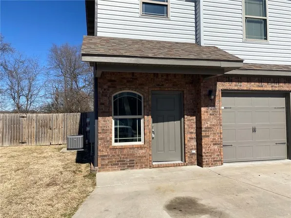 826 & 828 Baker St NW, Gravette, AR 72736