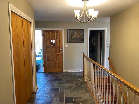 5th image of 557 Century Oaks Dr