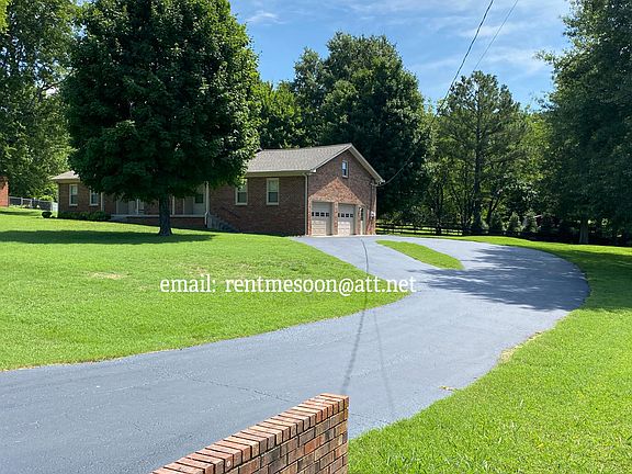 This home has a 2 car garage & lots of space to enjoy the beautiful outdoors!