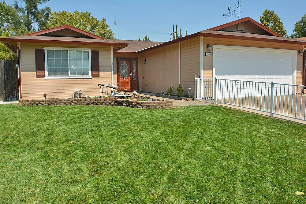 6513 Briartree Way photo 1