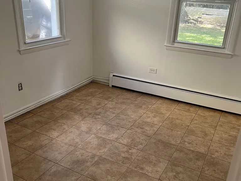 250 Grand St — Photo 6