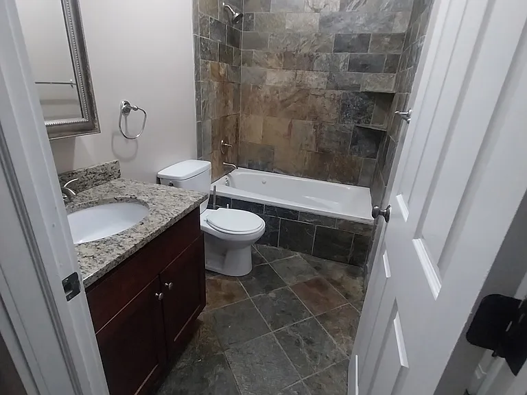 1643 W Farwell Ave #NB — Photo 4