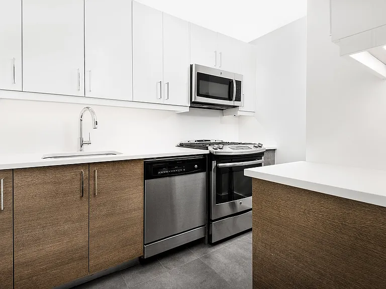 2940 Ocean Pkwy #16V — Photo 5