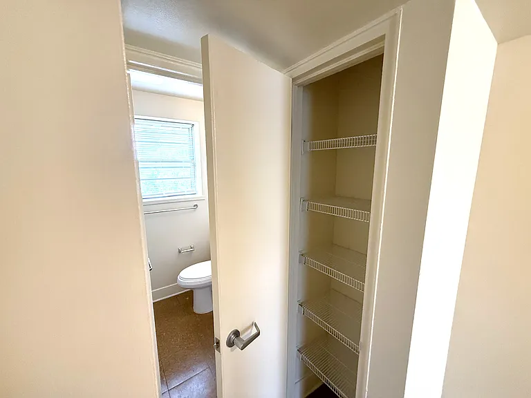 1528 Bluemont Ave SW #120 — Photo 8