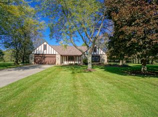 W291N7071 Leanne Ct, Hartland, WI 53029