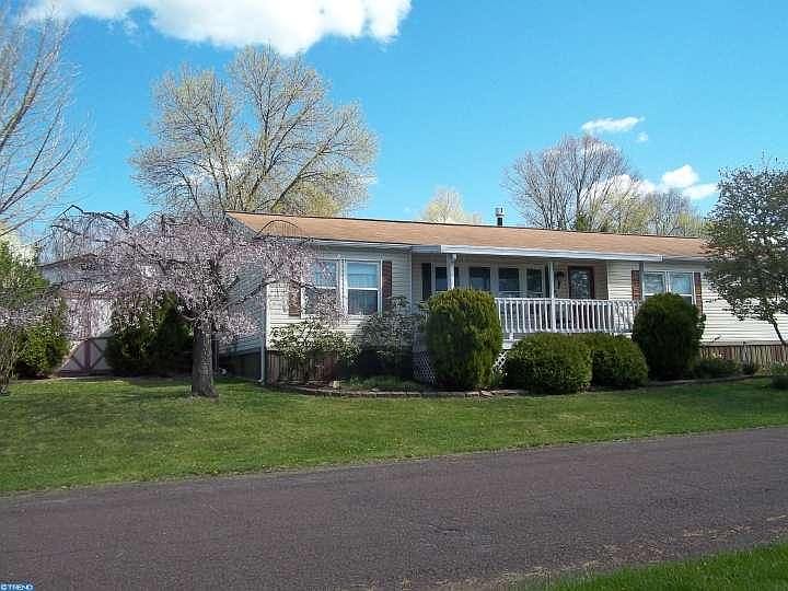 904 Lakeview Dr, Green Lane, PA 18054 Zillow