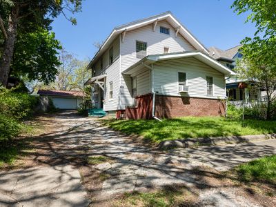 806 E Olive St, Bloomington, IL, 61701