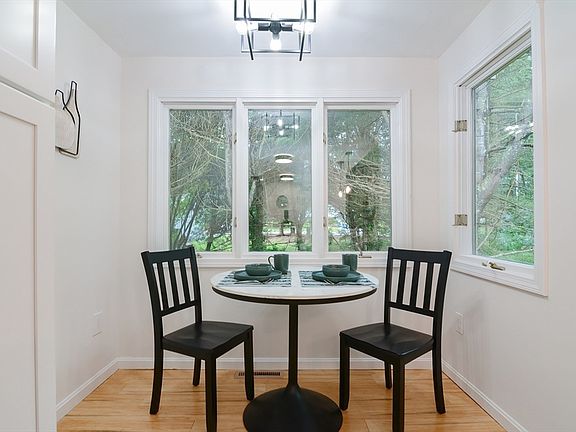 4th image of 17 Cork Cir #F
