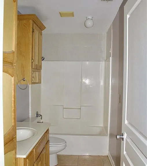2004 W Western Dr #D — Photo 6