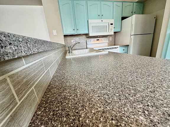 4th image of 1382 W Beacon Hill Cir