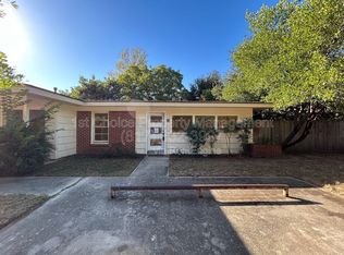 6200 Windermere Pl, Fort Worth, TX 76112