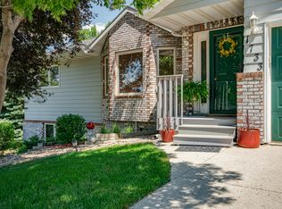 1733 Lilac Ln, Bismarck, ND 58501