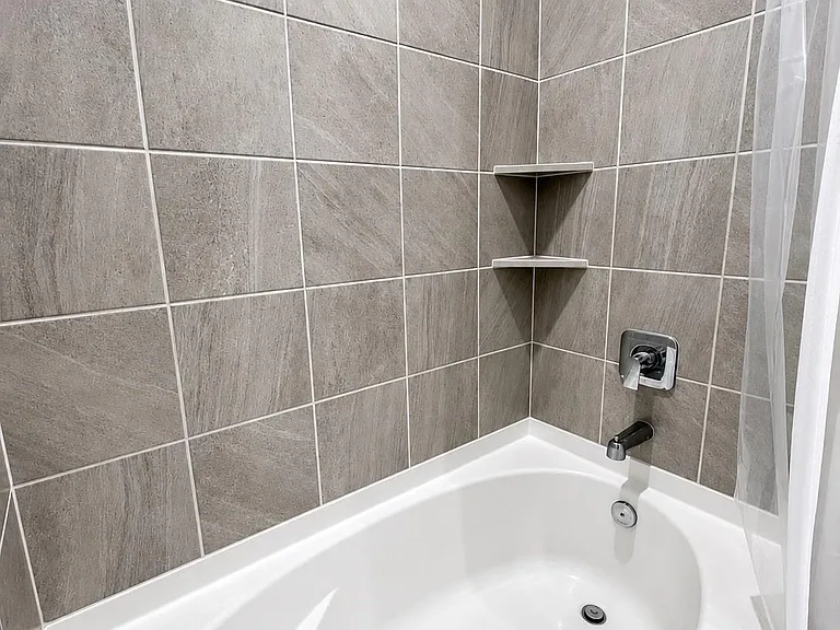 5710 Avalon Woods Dr — Photo 16