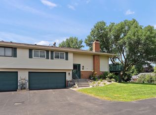 1022 E 145th St, Burnsville, MN 55337