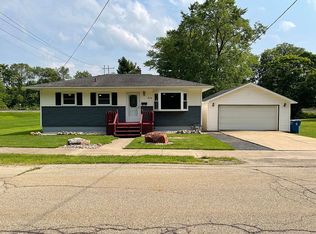 519 W Lincoln St, Utica, IL 61373