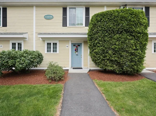 6 Janet Rd APT 10, South Easton, MA 02375