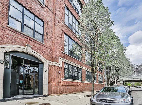 2nd image of 1750 N Wolcott Ave APT 102