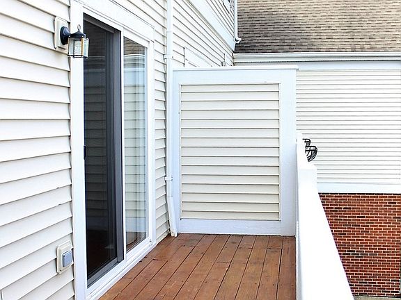 4th image of 615 N Hidden Prairie Ct