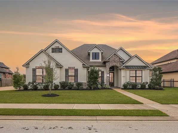 1207 Quarry Oaks Dr, College Station, TX 77845