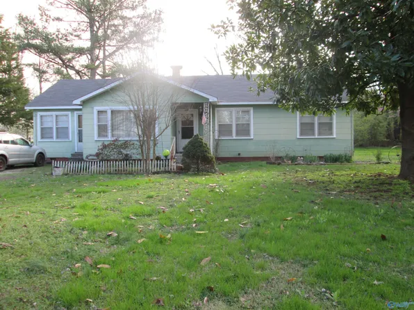 904 Frazier St, Athens, AL 35611