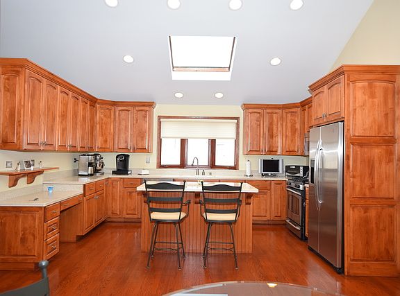 2nd image of 19320 Westfield Ave