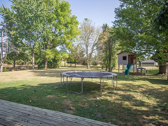 3rd image of 60 S Barrymore Ln