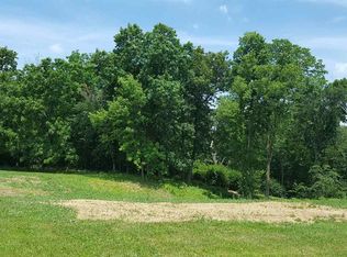 2309 Deer Ridge Cir, Le Claire, IA 52753