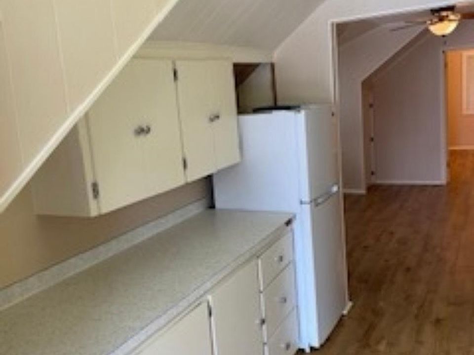 Left side of the kitchen