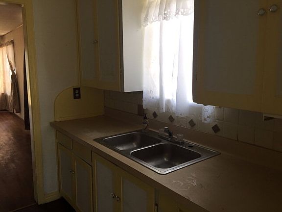 4th image of 806 McKinney Ave