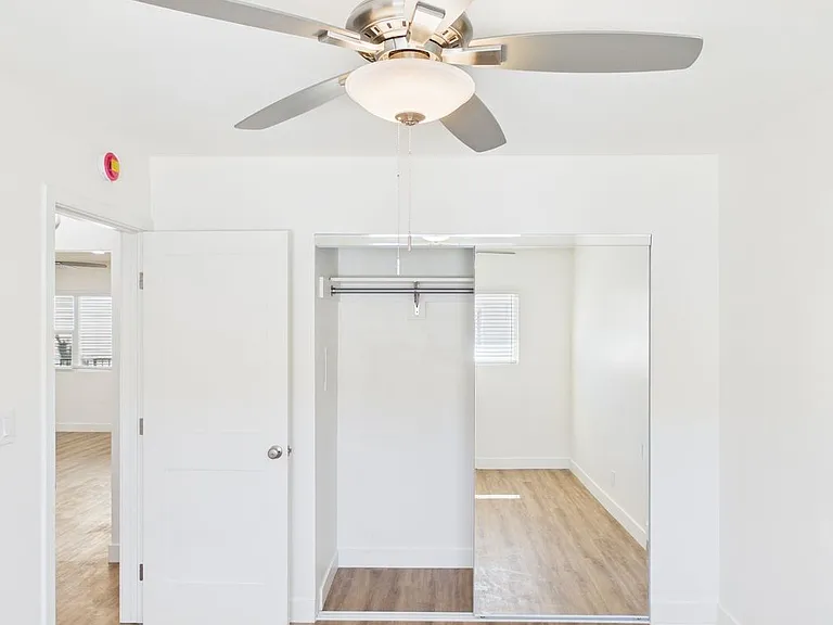 330 W I St — Photo 145