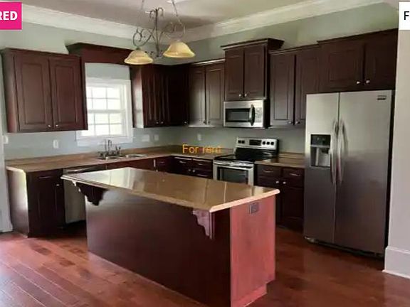 4th image of 125 White Oak Dr