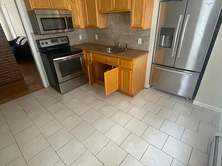 37 Central Ave #3 — Photo 4